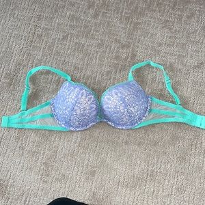Victoria’s Secret 34D push up lace bra